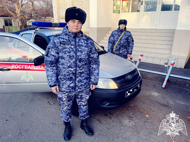 На Ставрополье сотрудники Росгвардии оказали помощь гражданину с приступом эпилепсии