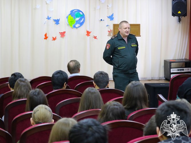 В День Конституции  росгвардейцы  провели комплекс тематических мероприятий на Ставрополье