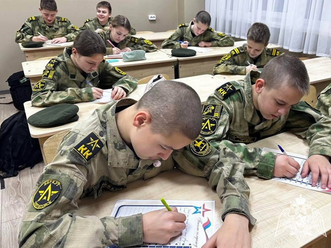 Ученики подшефного класса Росгвардии на Ставрополье поддержали акцию «Письмо солдату»