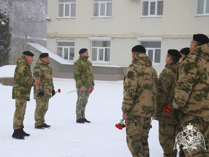 Сотрудники ставропольского ОМОН почтили память боевых товарищей, погибших при исполнении служебного долга