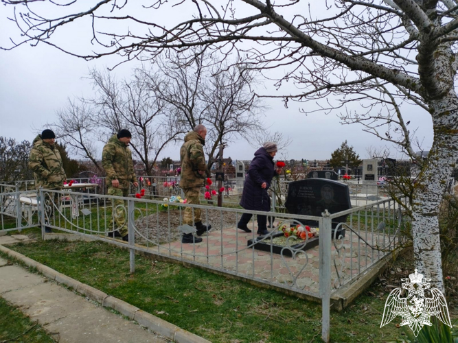 Сотрудники ставропольского ОМОН почтили память боевых товарищей, погибших при исполнении служебного долга