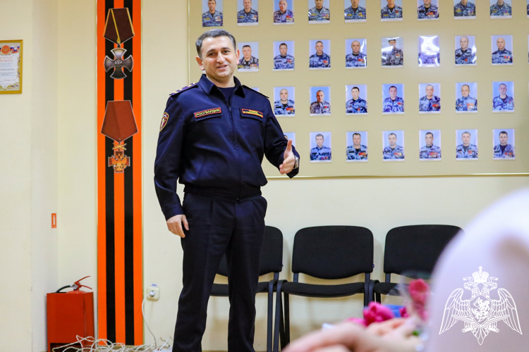 В Ставрополе женщин Росгвардии поздравили с Международным женским днем