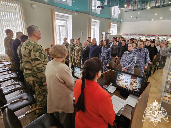 Росгвардейцы приняли участие в круглом столе, посвященном 25-й годовщине подвига псковских десантников