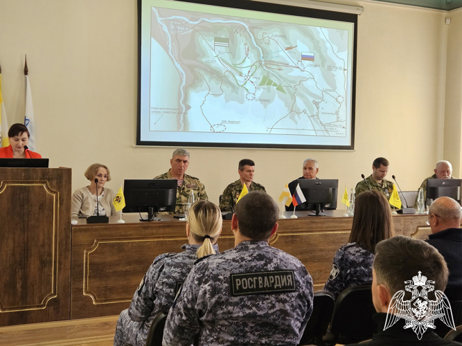 Росгвардейцы приняли участие в круглом столе, посвященном 25-й годовщине подвига псковских десантников