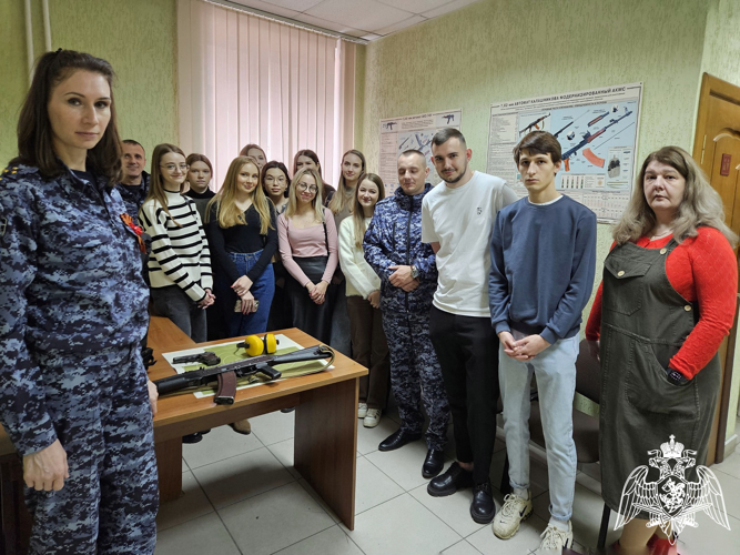 В Ставрополе росгвардейцы  провели День  открытых дверей для студентов