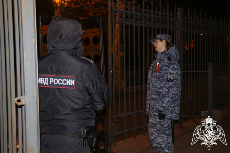 На Ставрополье росгвардейцы обеспечили правопорядок во время празднования Светлой Пасхи