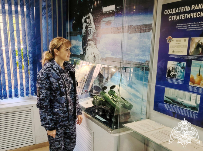   В преддверии Дня космонавтики ставропольские росгвардейцы провели тематические мероприятия