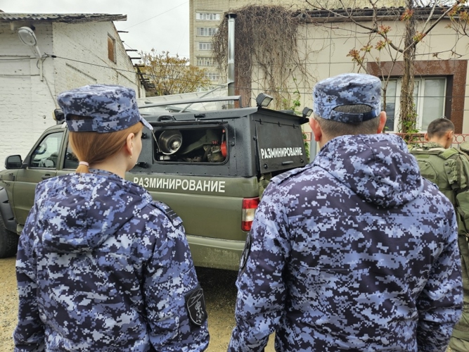 В Ставрополе росгвардейцы посетили передвижной музей «Поезд Победы»