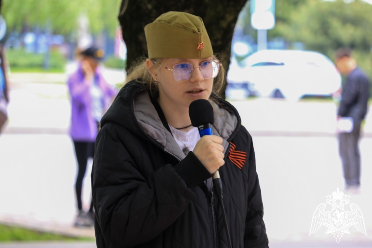 На Ставрополье росгвардейцы поддержали акцию «Концерт у дома ветерана»