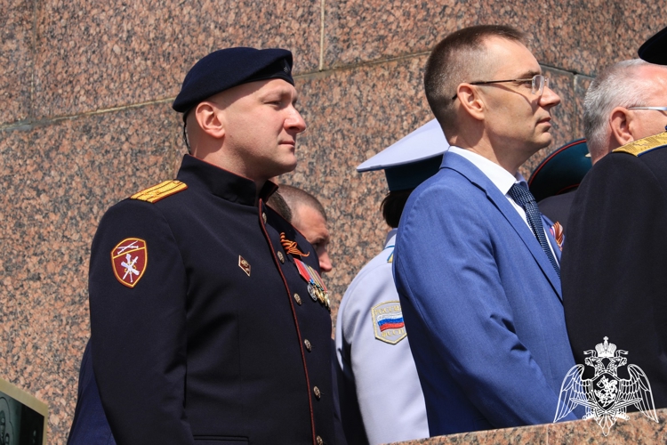 В Ставрополе начальник краевого Управления Росгвардии принял участие в праздничных мероприятиях Дня Победы