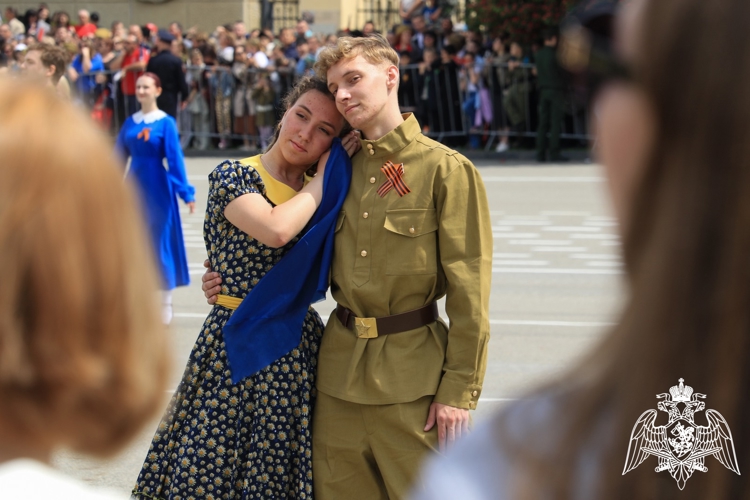 В Ставрополе начальник краевого Управления Росгвардии принял участие в праздничных мероприятиях Дня Победы