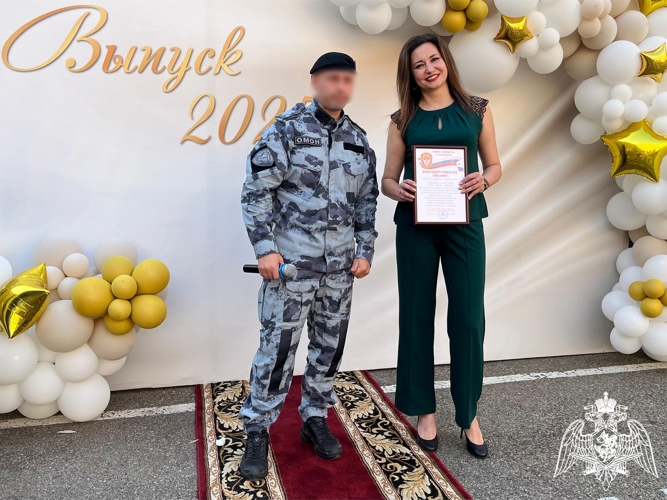  В Пятигорске росгвардейцы вручили аттестаты выпускникам подшефного кадетского класса