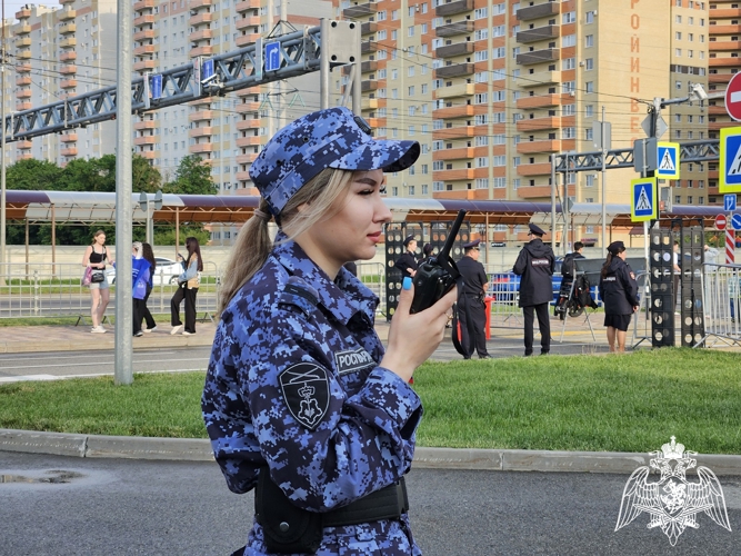 На Ставрополье сотрудники Росгвардии обеспечили охрану общественного порядка во время праздничных мероприятий, посвященных Дню России