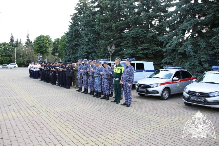 В Ставрополе сотрудники Росгвардии приняли участие в общегородском инструктаже нарядов комплексных сил и средств