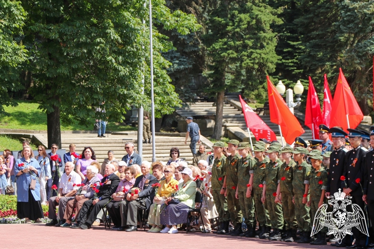 В Ставрополе росгвардейцы приняли участие в памятном митинге ко Дню памяти и скорби