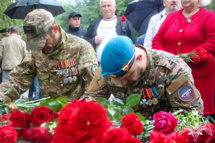 В Ставрополе росгвардейцы  почтили память павших в День ветеранов боевых действий