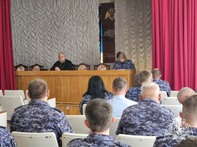 Росгвардейцы и представители епархии обсудили духовно-нравственное воспитание и противодействие деструктивным идеологиям