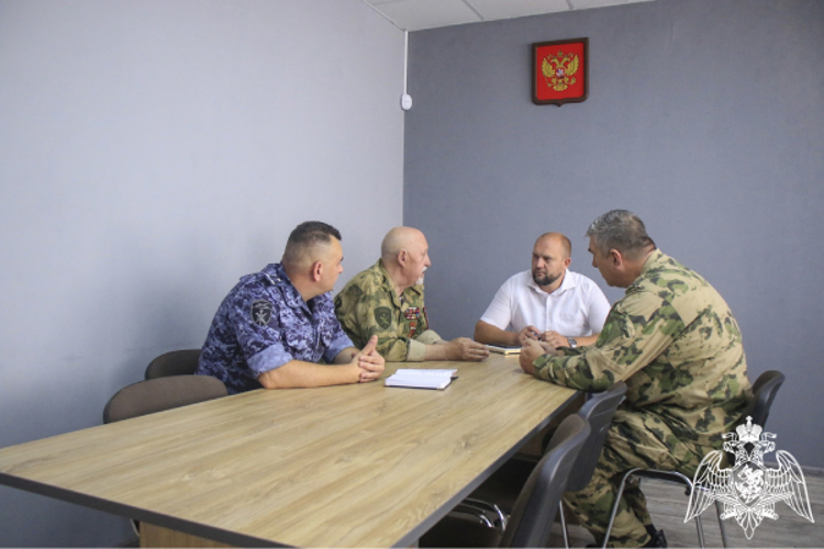 В Ставрополе офицеры Росгвардии и руководство кадетской школы обсудили перспективы взаимодействия
