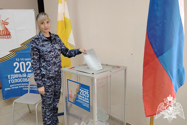 Сотрудники вневедомственной охраны Росгвардии и их семьи приняли участие в выборах на Ставрополье