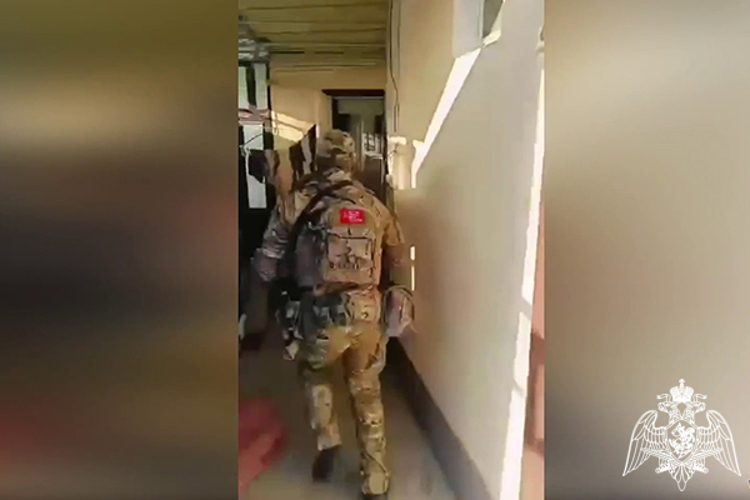 При содействии спецназа Росгвардии на Ставрополье задержаны подозреваемые в организации незаконной миграции