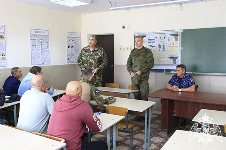 В Ставрополе офицер Росгвардии провел профориентационные встречи 