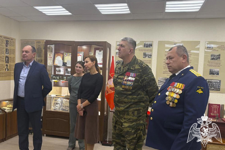 В Ставрополе представители Росгвардии  провели урок Мужества для школьников