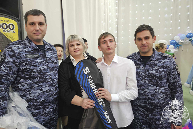 Росгвардейцы на Ставрополье поздравили воспитанников школы-интерната в рамках ведомственной акции