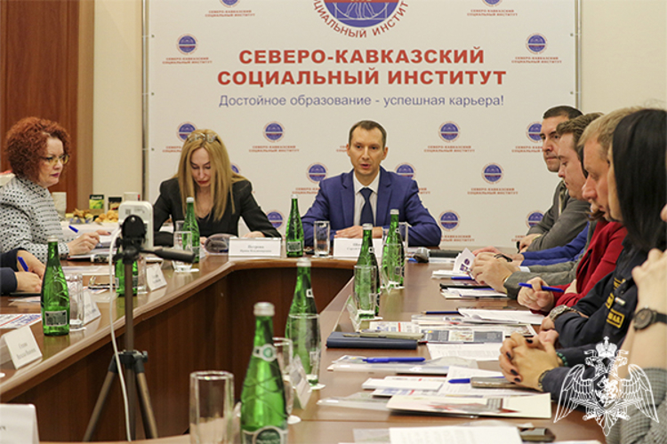 В Ставрополе офицер Росгвардии принял участие в межведомственном круглом столе, приуроченном ко Дню Конституции