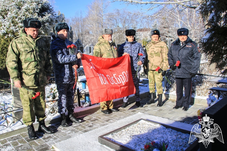 В Ставрополе росгвардейцы почтили память Героя России майора Владимира Нургалиева
