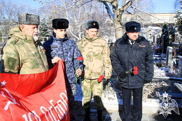В Ставрополе росгвардейцы почтили память Героя России майора Владимира Нургалиева