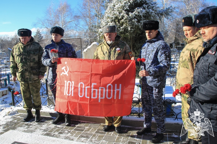 В Ставрополе росгвардейцы почтили память Героя России майора Владимира Нургалиева
