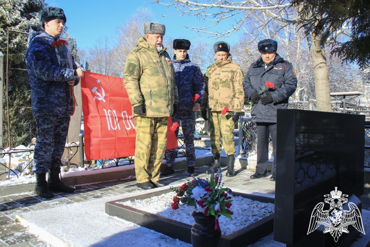 В Ставрополе росгвардейцы почтили память Героя России майора Владимира Нургалиева