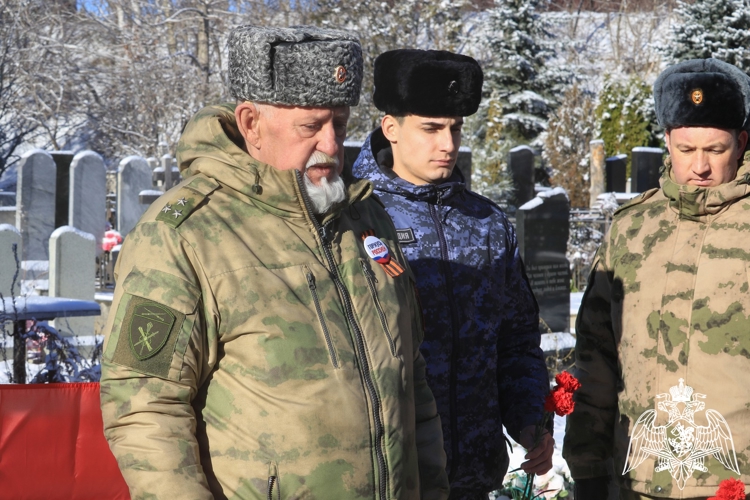 В Ставрополе росгвардейцы почтили память Героя России майора Владимира Нургалиева
