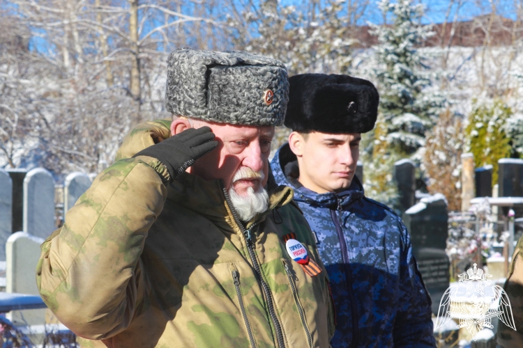 В Ставрополе росгвардейцы почтили память Героя России майора Владимира Нургалиева