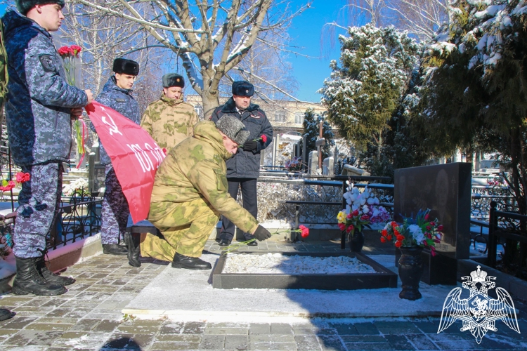 В Ставрополе росгвардейцы почтили память Героя России майора Владимира Нургалиева