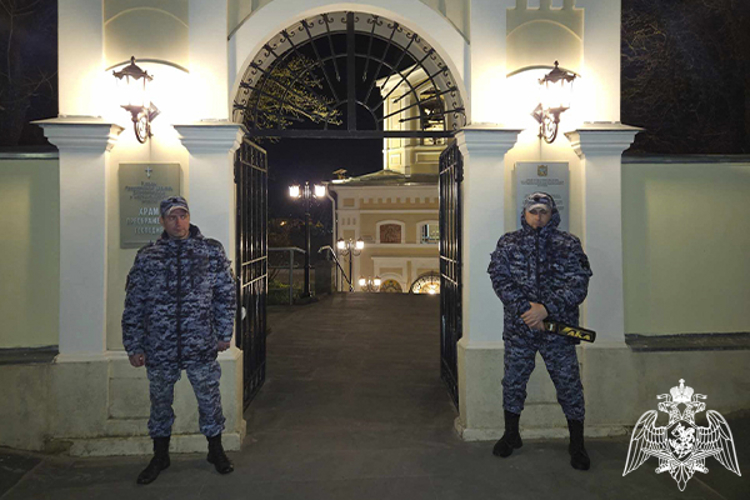 На Ставрополье росгвардейцы обеспечили безопасность праздничных богослужений в честь Рождества Христова