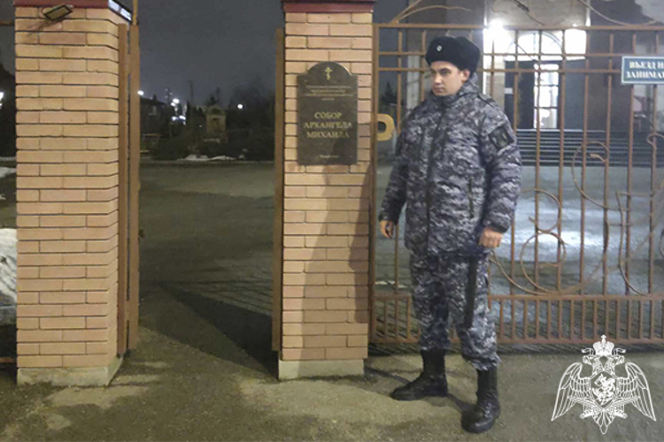На Ставрополье росгвардейцы обеспечили безопасность праздничных богослужений в честь Рождества Христова