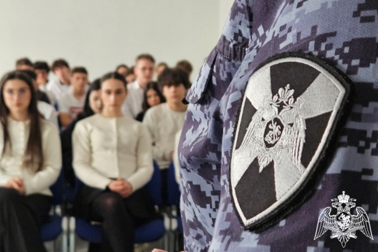 В Ставрополе росгвардейцы провели урок Мужества для школьников в рамках ведомственной акции «Дни Росгвардии»  
