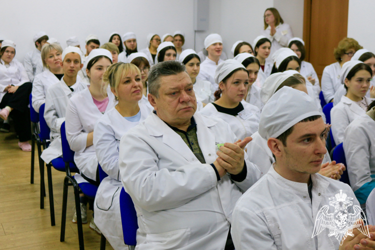 В Ставрополе офицер Росгвардии принял участие в Уроке Мужества «Наследники Великой Победы»