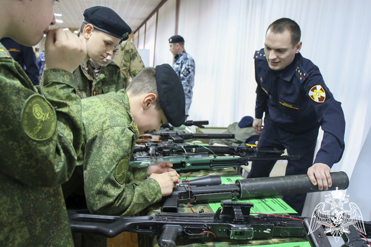 На Ставрополье торжественно отметили 215-летие войск правопорядка и 10-летие Росгвардии