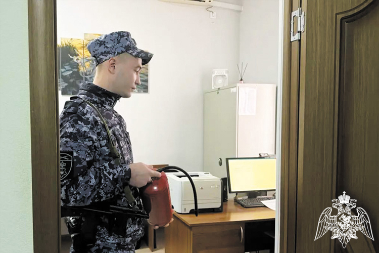 На Ставрополье росгвардейцы и сотрудники МЧС провели совместные пожарно-тактические занятия