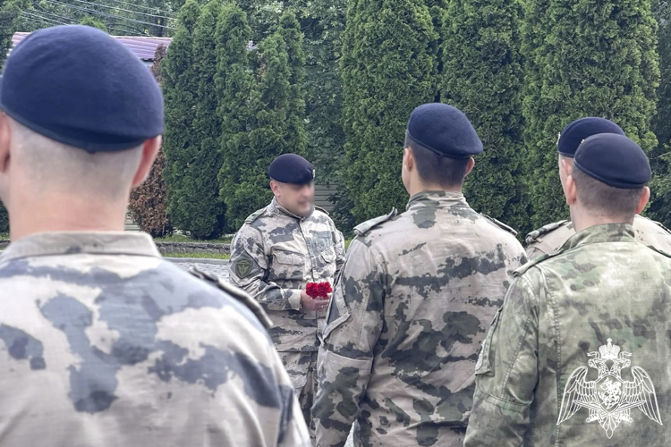 В Ставрополе росгвардейцы почтили память боевого товарища  