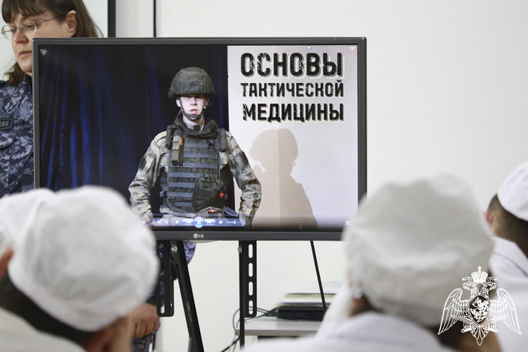 Росгвардейцы провели встречу со студентами медицинского колледжа в Ставрополе