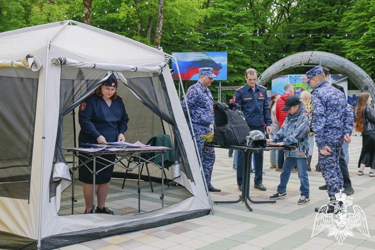 На Ставрополье росгвардейцы продолжают проводить профориентационные мероприятия для населения