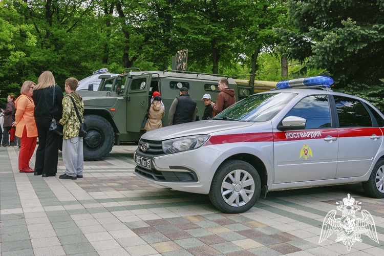На Ставрополье росгвардейцы продолжают проводить профориентационные мероприятия для населения
