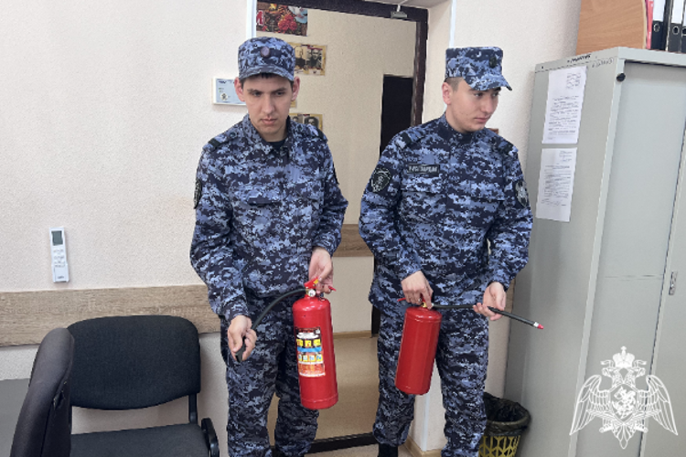Пожарно-тактическое занятие сотрудников Росгвардии и МЧС прошло в Ессентуках