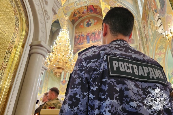 В День крещения Руси росгвардейцы приняли участие в праздничном богослужении в Ставрополе