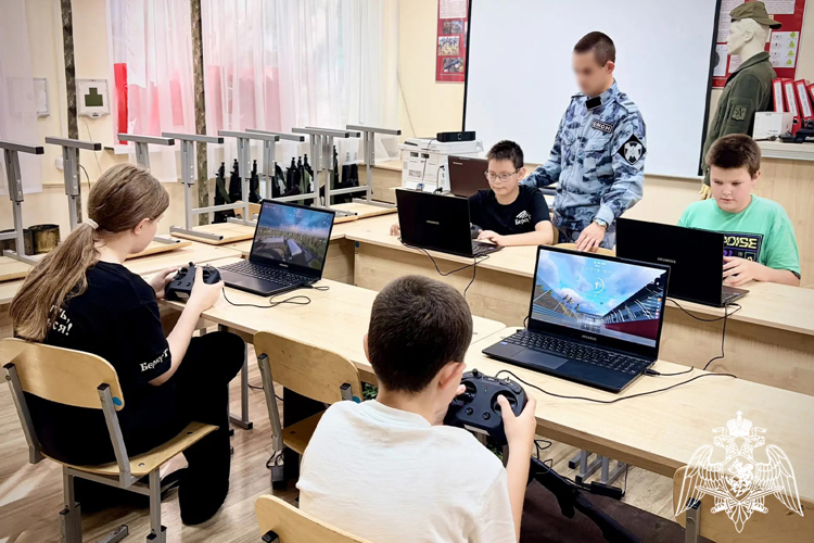 В детском пришкольном лагере «Авангард» прошло занятие в рамках акции «Каникулы с Росгвардией»