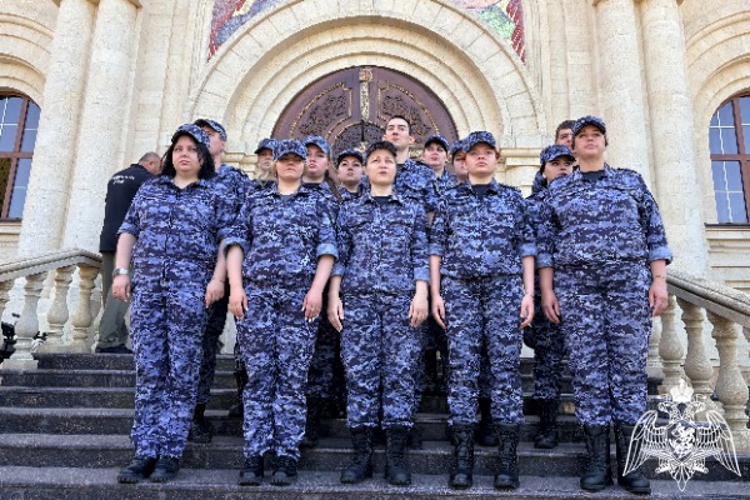 В День крещения Руси росгвардейцы приняли участие в праздничном богослужении в Ставрополе