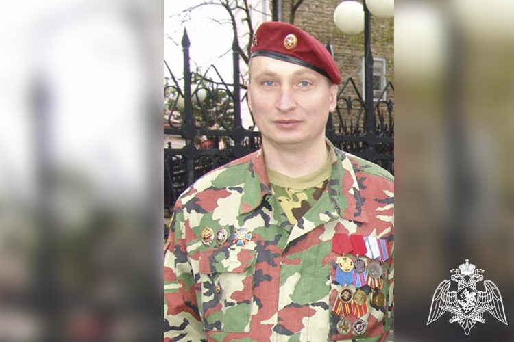 Сотрудники ставропольского СОБР «Зверобой» почтили память боевого товарища